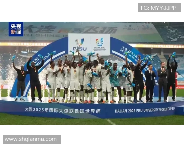 足球无距离让世界相连每一场比赛都是心灵的碰撞与共鸣